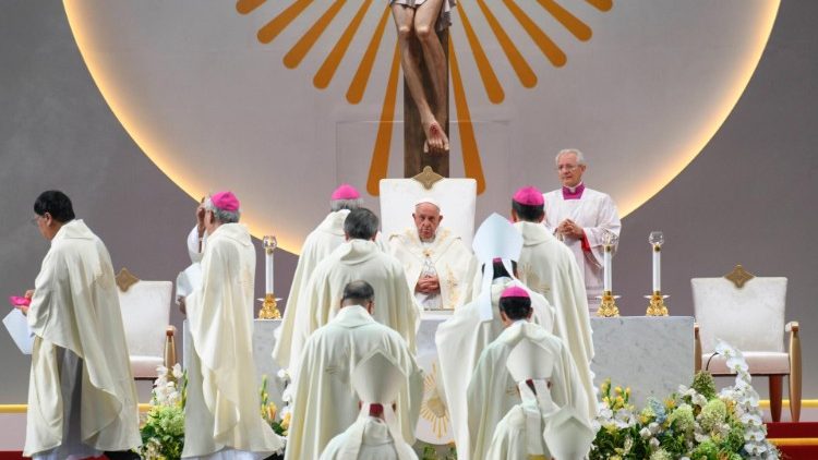 [Papa Francisco celebra missa e participa de encontro com jesuítas em Singapura]