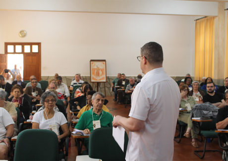 O diálogo dá sua tônica no segundo dia do Encontro da OFS e Assistentes da Província