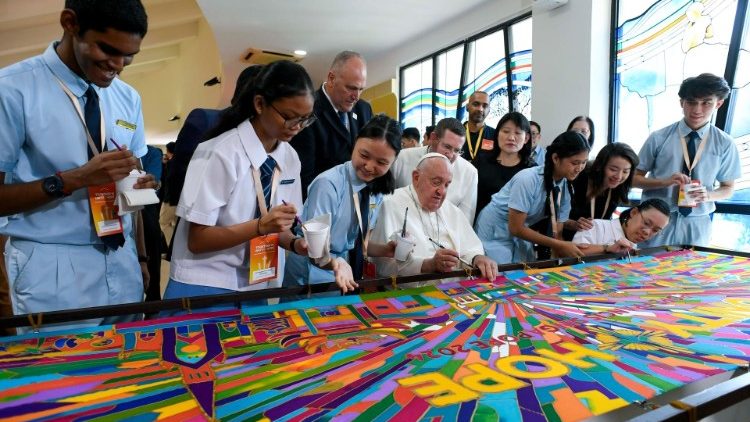 [Papa Francisco concluí sua 45ª viagem apostólica]