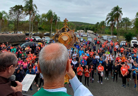 3ª Caminhada da Fé reúne mais de 1200 peregrinos em Agudos