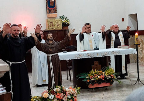 Frades e Postulantes celebram a Solenidade de São Francisco de Assis