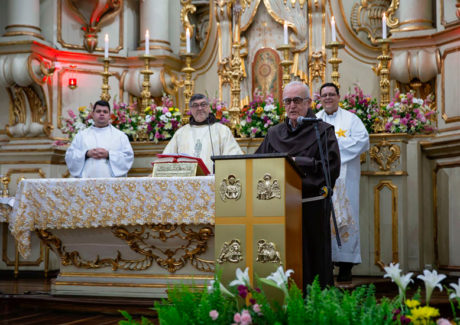 Devotos celebram Frei Galvão em São Paulo