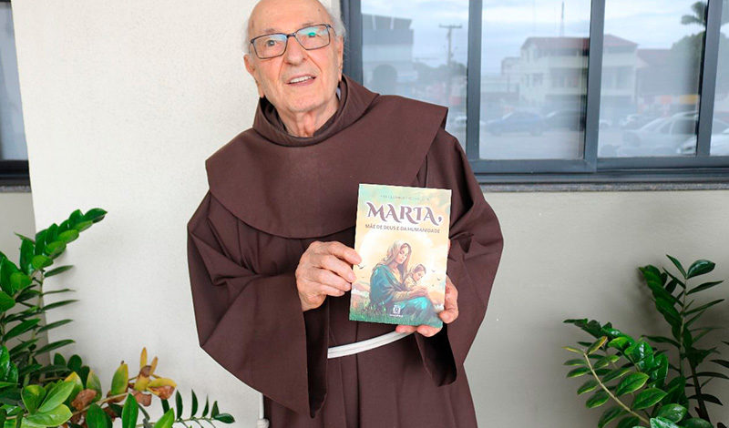 Frei Clarêncio lança novo livro com abordagem mariana