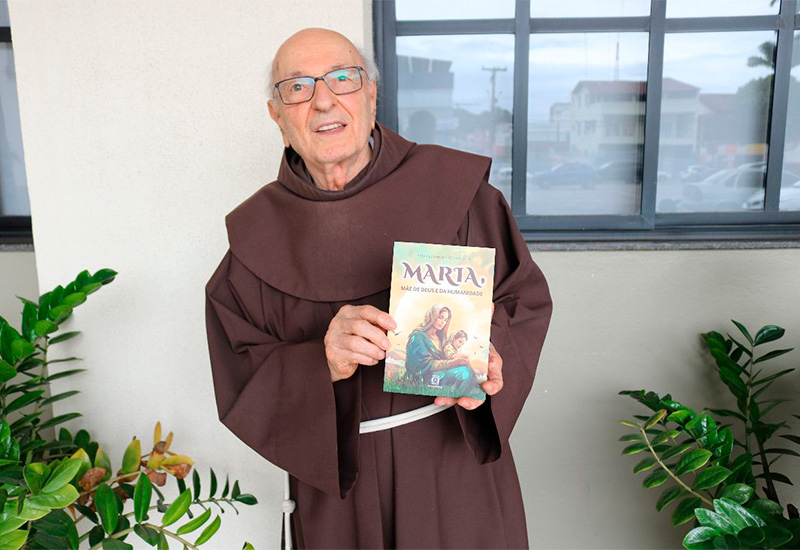 [Frei Clarêncio lança novo livro com abordagem mariana]