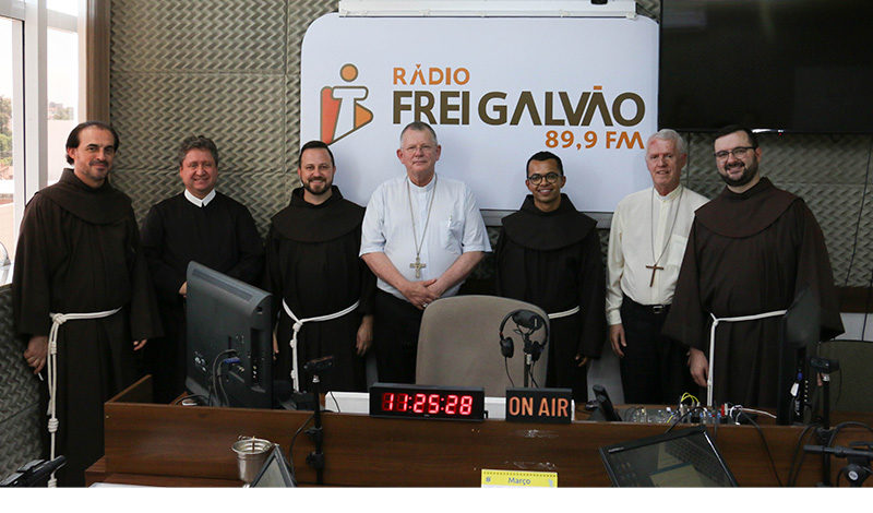 “Comunicando a Paz e o Bem”: Rádio Frei Galvão é inaugurada em Guaratinguetá