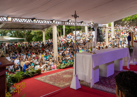 “Adolescentes são flores no jardim de Nossa Senhora”, diz Frei Gustavo Medella na Romaria dos Adolescentes