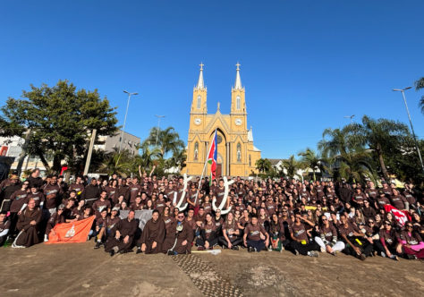 Mais do que passos ou quilômetros, uma lição: “O amor de Cristo nos uniu”