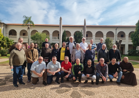 Frades do Regional de São Paulo se reúnem em Agudos para reflexão e partilha