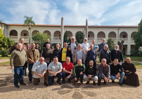 Frades do Regional de São Paulo se reúnem em Agudos para reflexão e partilha