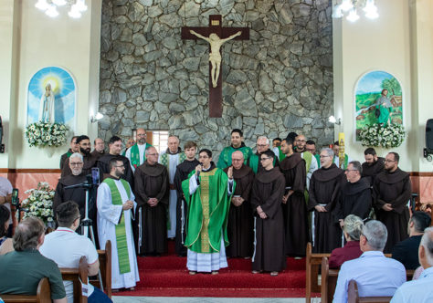 O retorno ao ‘altar’ do batismo: Frei João celebra sua Primeira Missa em São Roque