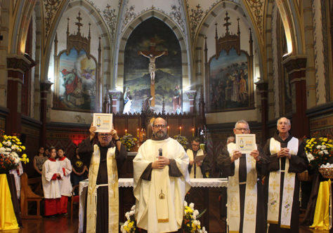 Frades do Regional de Curitiba celebram a Solenidade de São Francisco e os 350 anos da Província