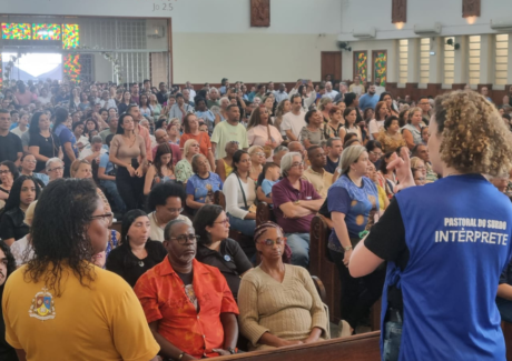 Pastoral do Surdo constrói pontes de inclusão na Paróquia Nossa Senhora Aparecida