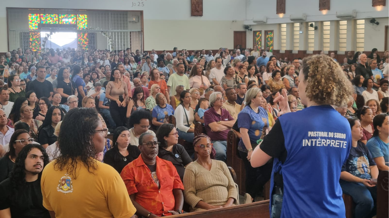 [Pastoral do Surdo constrói pontes de inclusão na Paróquia Nossa Senhora Aparecida]