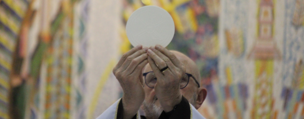 Com Maria, aprendemos a esperar o Deus que vem