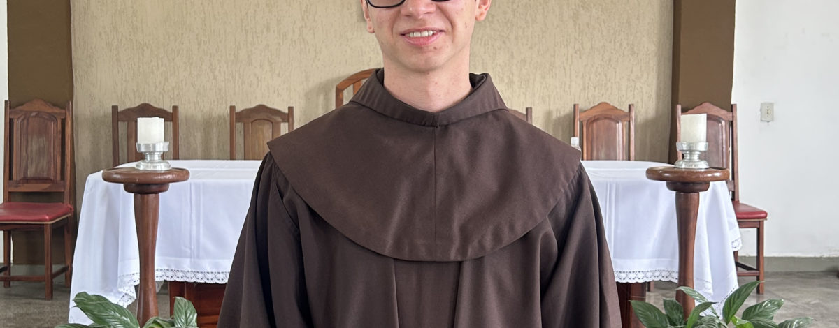 Convite ao Diaconato de Frei Ruan Felipe Sguissardi, que detalha sua trajetória de fé e seu chamado ao serviço