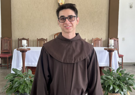 Convite ao Diaconato de Frei Ruan Felipe Sguissardi, que detalha sua trajetória de fé e seu chamado ao serviço