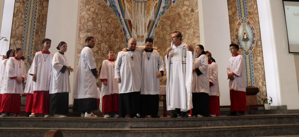 Mais que uma veste, uma Missão