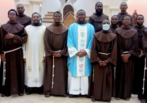 Renovação dos votos na Custódia