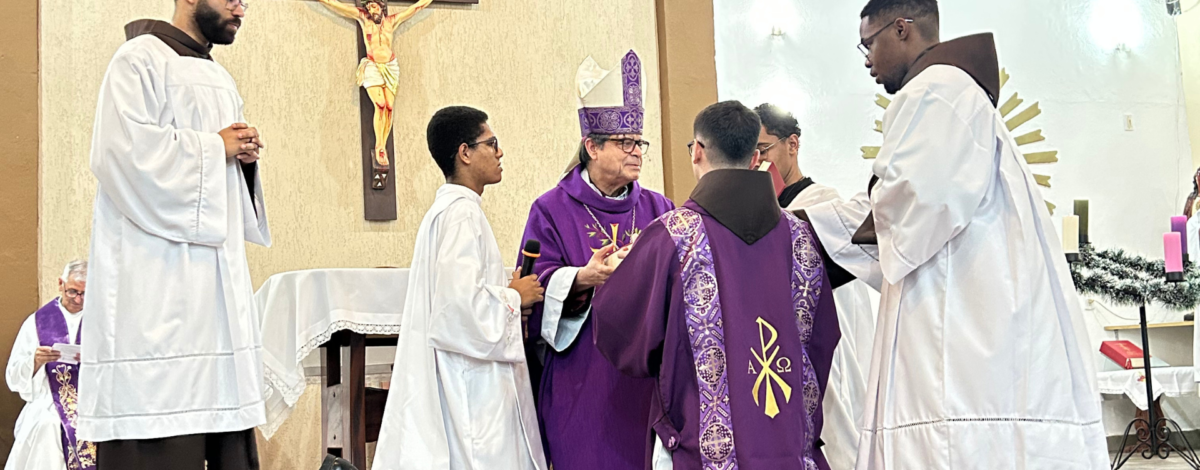 Ordenação Diaconal de Frei Ruan Felipe Sguissardi reúne fiéis em Duque de Caxias