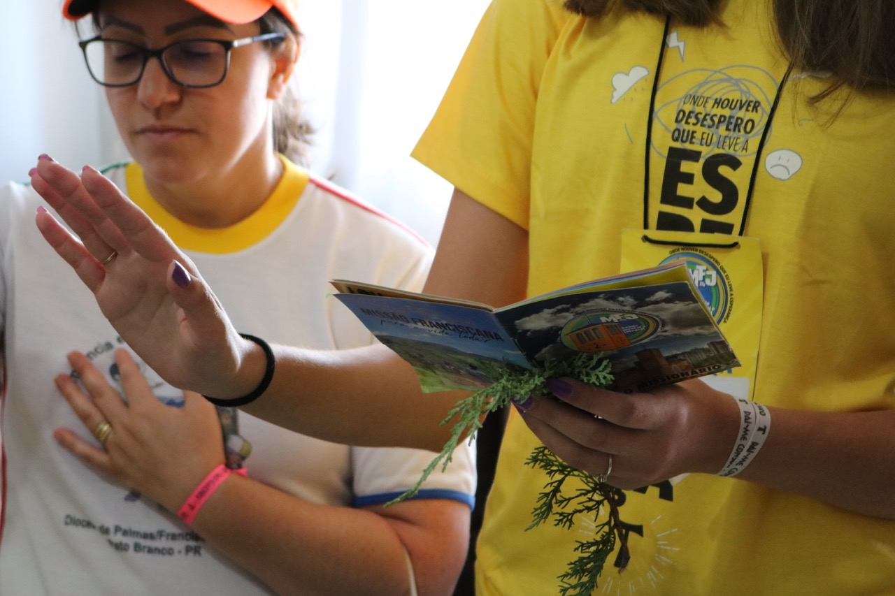 [Jovens vivem experiência missionária nas férias em Santo Amaro da Imperatriz (SC)]