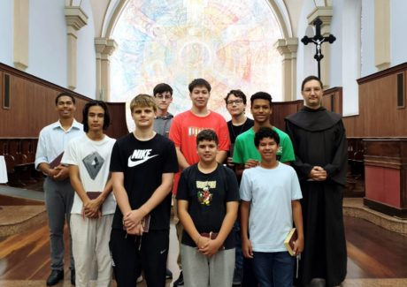 Vocacionados adolescentes partilham o Dom da Fraternidade