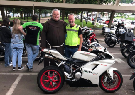 Procissão de motos reúne grande público em Concórdia
