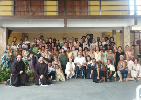 Paróquia Santa Clara vive a experiência do Deserto à Ressurreição em Retiro Quaresmal