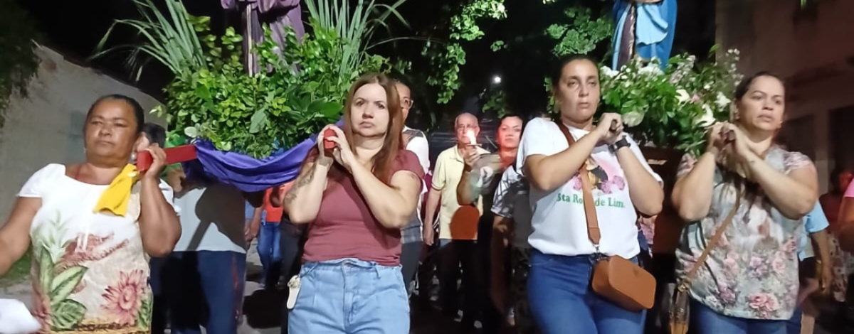 Paróquia Santa Clara vivencia com fé e devoção a Procissão do Encontro