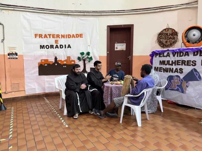 [Fraternidade e Moradia: vozes da rua e caminhos de esperança marcam debate do Sefras]