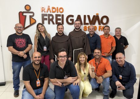 Rádio Frei Galvão celebra um ano de história com solidariedade e prestação de serviço