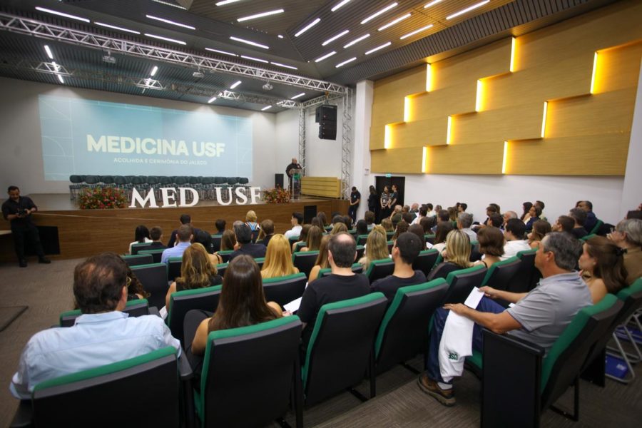 [USF promove colações de grau e reforça formação inspirada nos valores franciscanos]