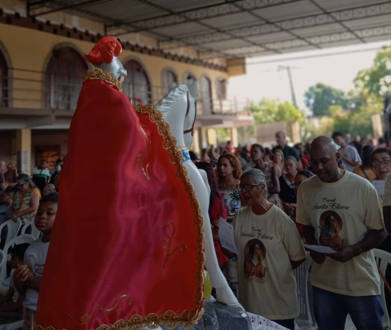 [Dia de São Jorge com feijoada reúne fé, espiritualidade e convivência fraterna em Duque de Caxias (RJ)]