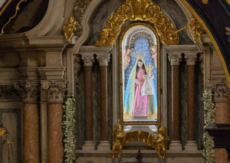 No “Castelo da Paz”, primeira missa do Dia da Padroeira reúne multidão de fiéis