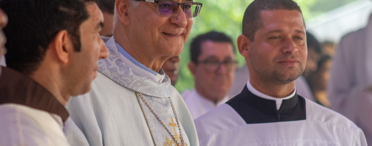 Dom Lauro aponta a paz de Cristo e o perdão como resposta às feridas do mundo no Domingo da Misericórdia