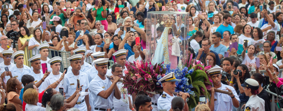 “Somos luzes que faíscam no caos”, afirma Frei Gabriel no encerramento da Festa da Penha