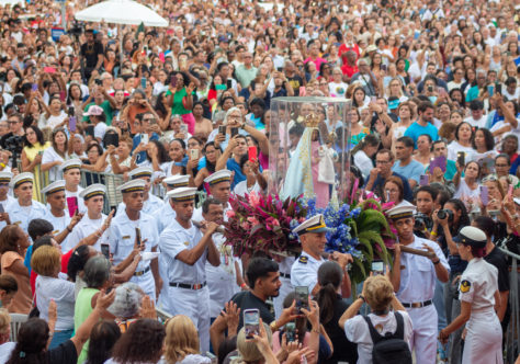 “Somos luzes que faíscam no caos”, afirma Frei Gabriel no encerramento da Festa da Penha