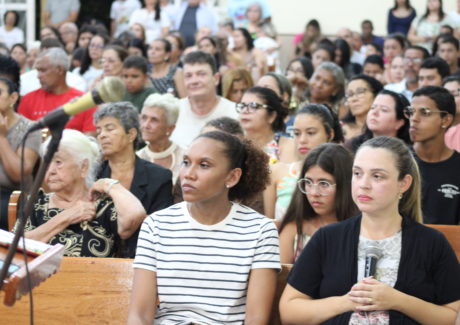 Um sonho realizado: igreja Sant’ana celebra dedicação do altar com casa cheia
