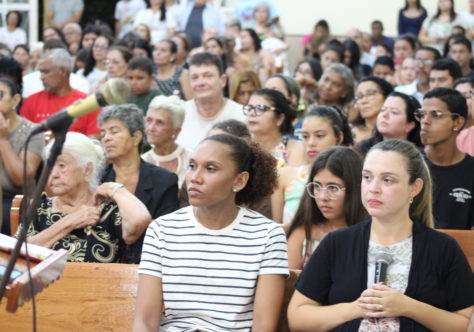 Um sonho realizado: igreja Sant’ana celebra dedicação do altar com casa cheia