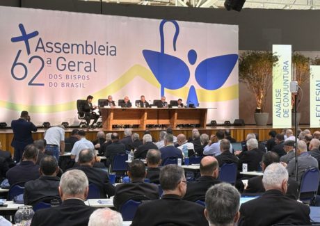 No terceiro dia da Assembleia da CNBB, bispos refletem sobre os desafios sociais e eclesiais