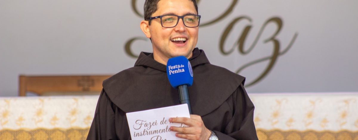 “Não somos nós quem fazemos a Festa da Penha. É ela quem nos faz”, afirma Frei Gabriel em entrevista