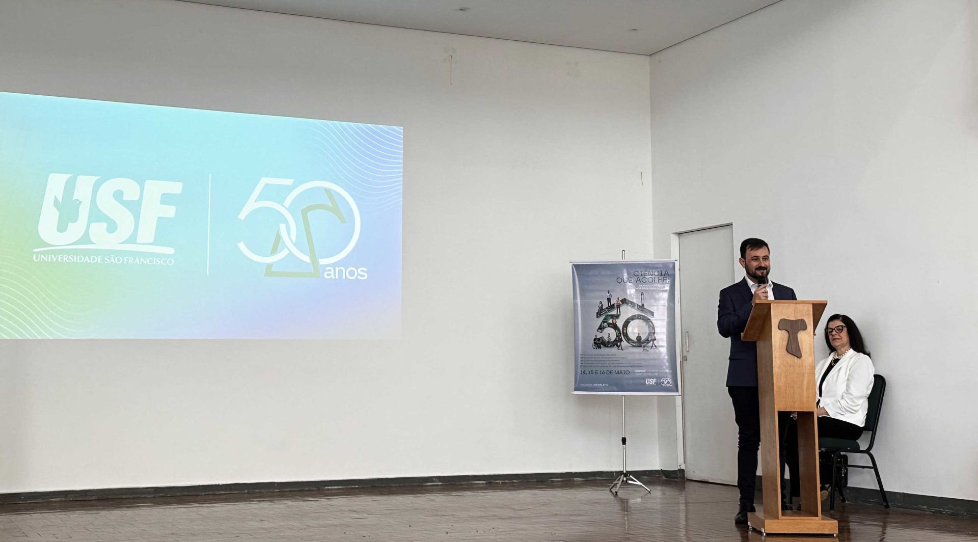 [USF realiza abertura do Encontro Científico 2026]