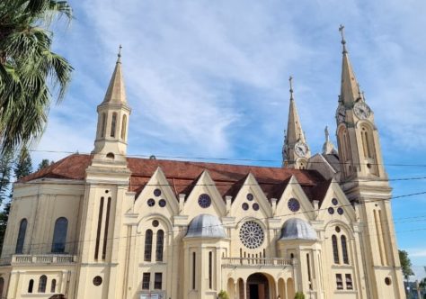 Sob o olhar de São Pedro e o espírito franciscano: 70 anos de dedicação da Igreja Matriz de Gaspar