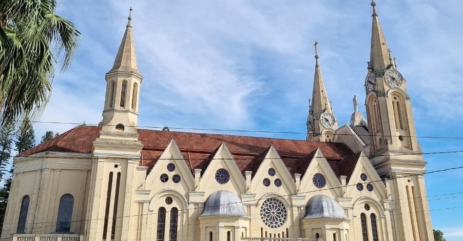 Sob o olhar de São Pedro e o espírito franciscano: 70 anos de dedicação da Igreja Matriz de Gaspar