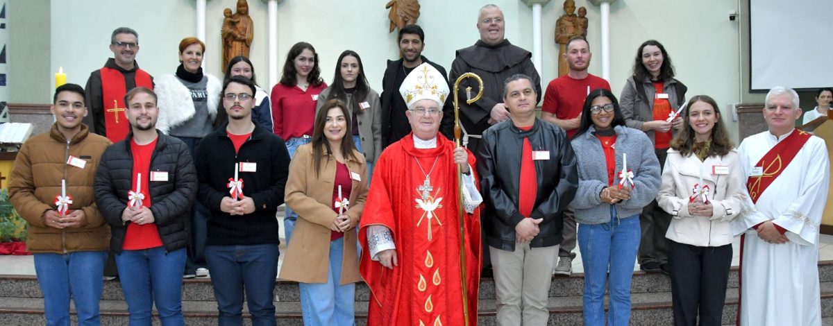 Fim de semana histórico marca recorde de crismas de adultos e retorno de fiéis à Igreja Católica em Concórdia