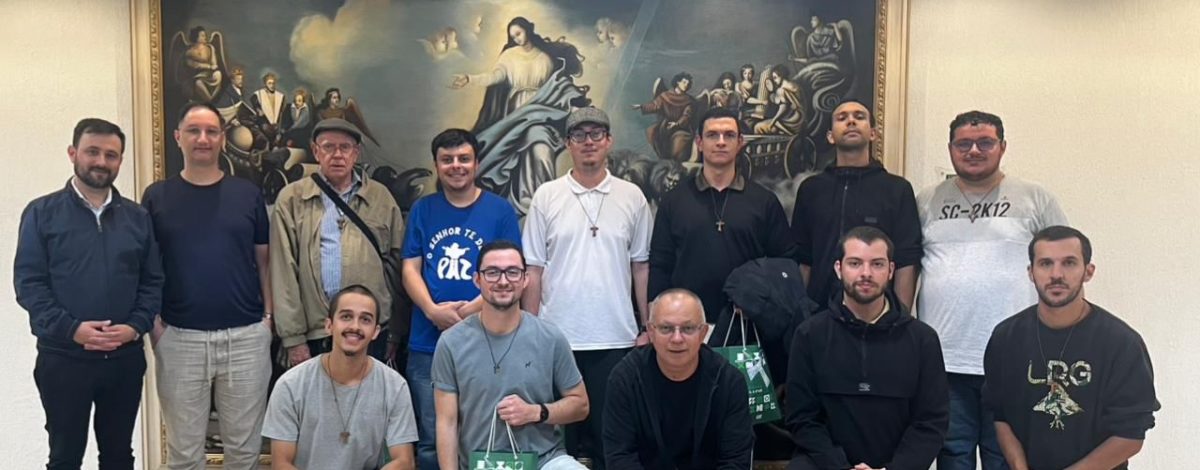 USF recebe postulantes e frades do Seminário Frei Galvão para visita ao Câmpus Bragança Paulista