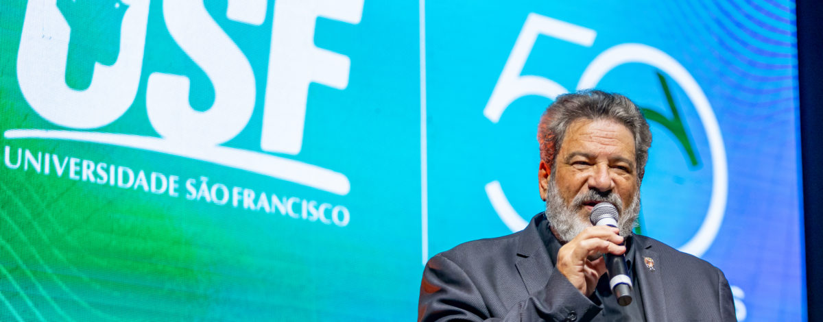 USF celebra 50 anos com palestra de Mario Sergio Cortella sobre os desafios do mundo contemporâneo