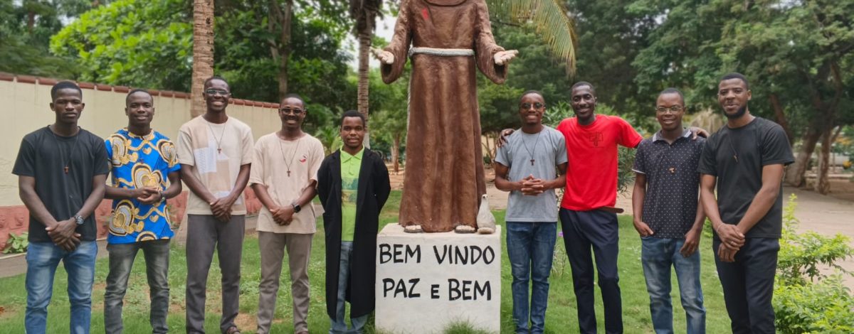 Postulantes aprofundam vocação franciscana durante retiro em Mulenvos