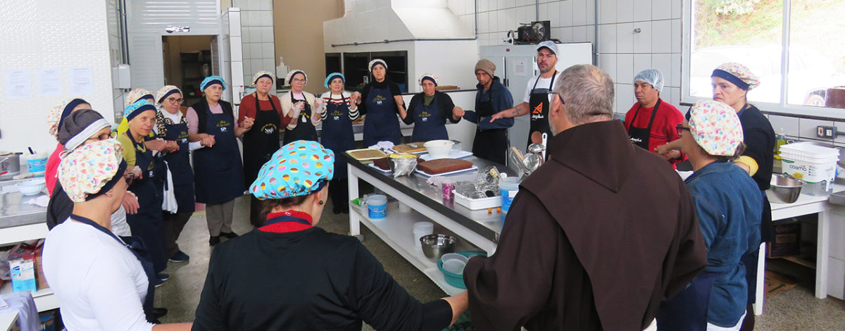 A evangelização dos voluntários da Festa de São Pedro