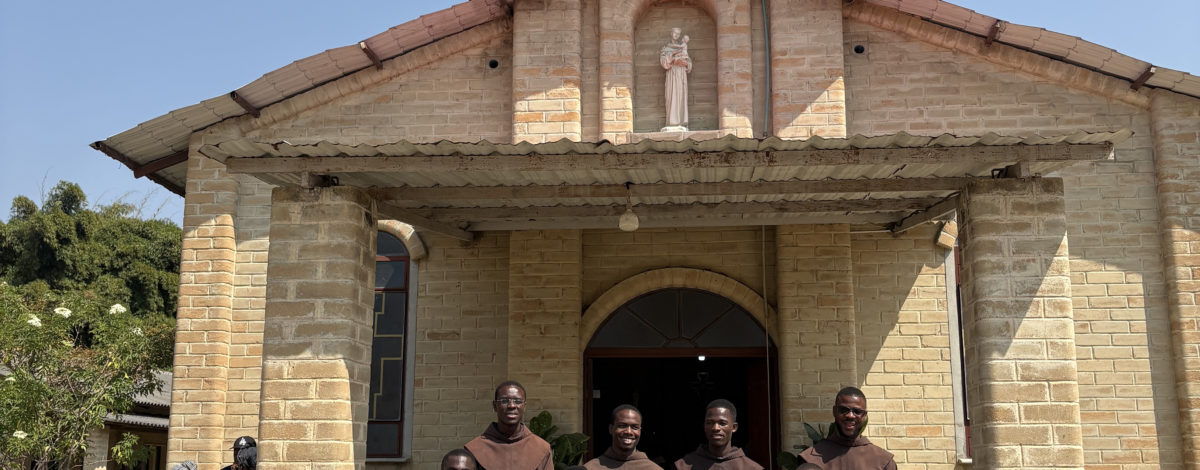 Noviços fazem a Primeira Profissão Religiosa na Ordem dos Frades Menores em Kibala
