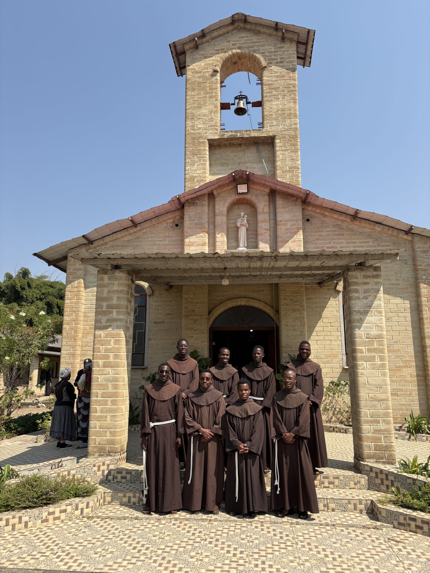 [Noviços fazem a Primeira Profissão Religiosa na Ordem dos Frades Menores em Kibala]